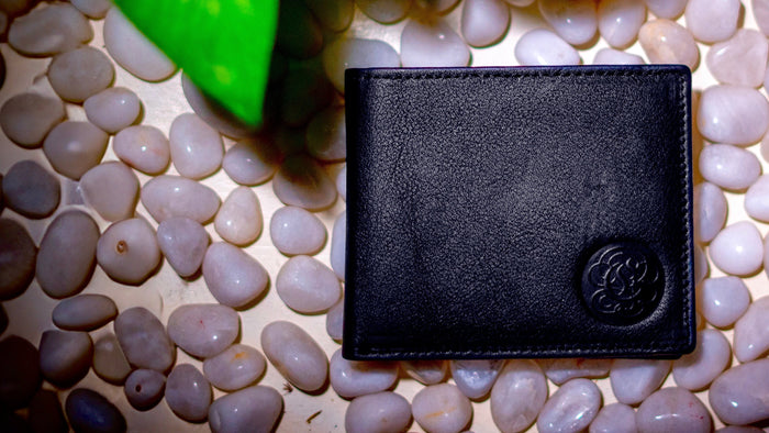 KOMACAT Men’s Wallets: Minimalist Luxury for Everyday Use