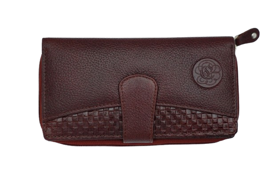 Komacat Leather Ladies’ Modern Clutch | Elegant Design