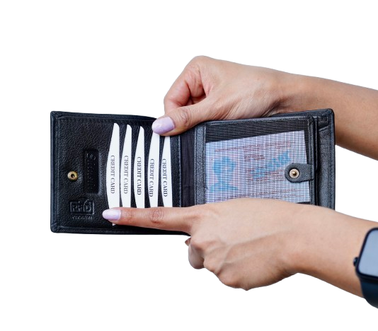 Komacat Men’s Leather Bifold Wallet | Pebbled Finish